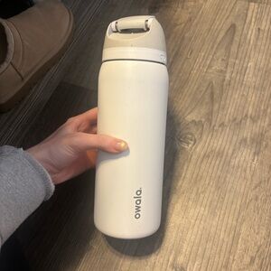 32oz Owala Water Bottle